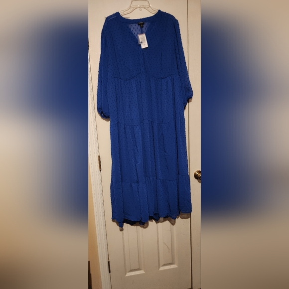torrid Dresses & Skirts - BEAUTIFUL BLUE DOT MAXI DRESS with slip.